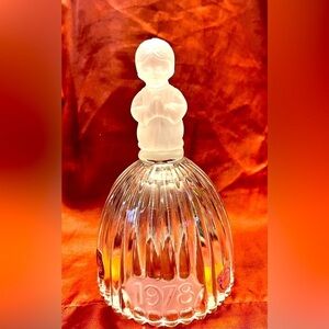 House of Goebel 1978 Crystal Bell Girl Praying Prayer West Germany Tags VTG New